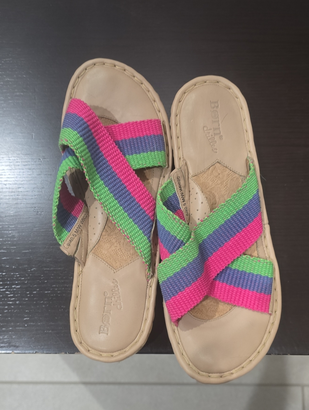 Born Drilles Multi Colored Fabric Slide Sandals Size 9